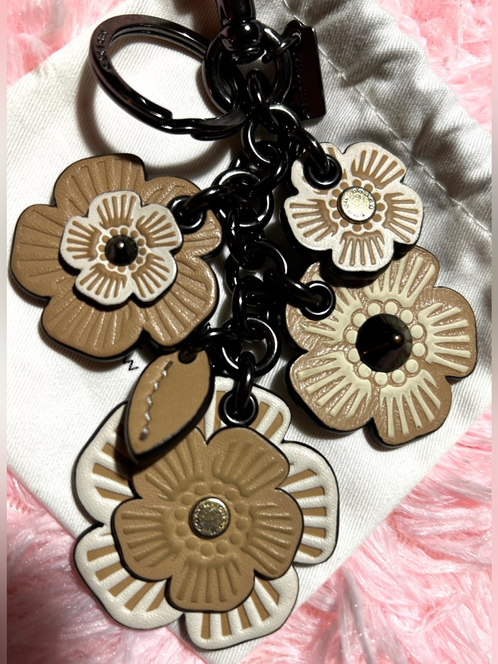 COACH TEA ROSE MIX BAG CHARM- CHALK/ELM - Picture 6 of 12